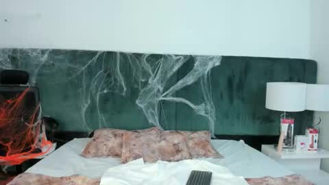 Vanessa Sexy Paris online show from 10-18-25, 09:04