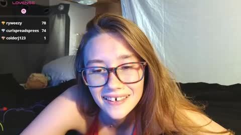 Snapshot of vanessarose4825 chatting on 10-07-25, 08:39 Vanessa Rose online show from 10-07-25, 08:39
