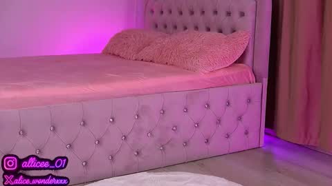 Vanessa Simon online show from 09-17-25, 06:04