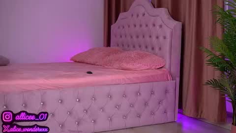 Vanessa Simon online show from 09-24-25, 06:06