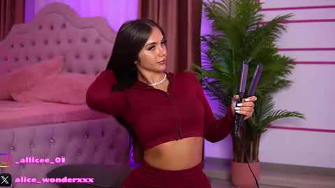 Vanessa Simon online show from 10-29-25, 06:04