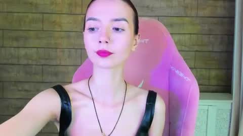 VanessaVienne online show from 06-13-26, 05:11