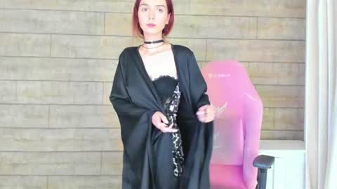 VanessaVienne online show from 06-22-26, 04:37