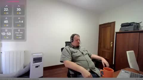 Snapshot of vanifer chatting on 07-16-26, 02:01 Vanifer online show from 07-16-26, 02:01