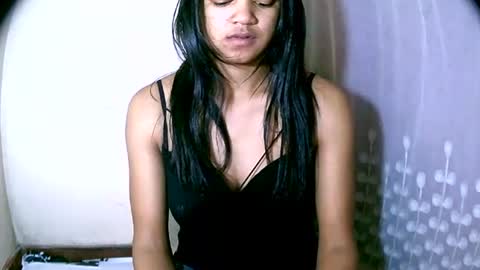 Snapshot of vanih27 chatting on 07-16-26, 06:41 vanih27 online show from 07-16-26, 06:41