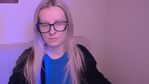 Mia online show from 11-20-25, 09:20