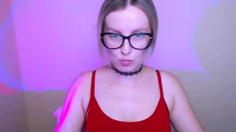Mia online show from 07-02-26, 01:50