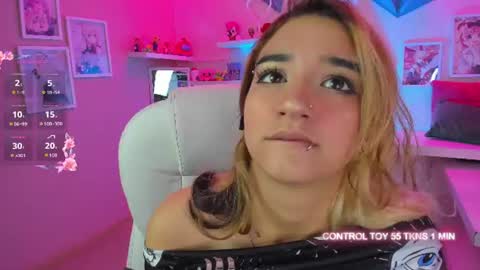 Snapshot of vanillafairy_ chatting on 06-17-26, 08:32 vanillafairy_ online show from 06-17-26, 08:32