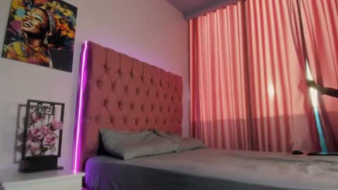 VanillaFlo online show from 05-04-26, 04:52