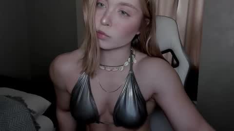 Snapshot of vanillalivitski chatting on 09-15-25, 11:10 Vanilla online show from 09-15-25, 11:10