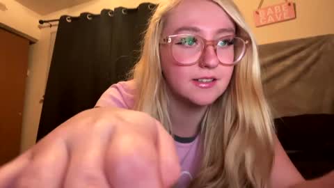 vanillapuddingpie online show from 01-05-25, 02:17