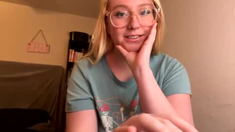 vanillapuddingpie online show from 01-11-25, 04:16