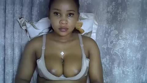 Snapshot of vanillavenus chatting on 04-17-26, 11:52 vanillavenus online show from 04-17-26, 11:52
