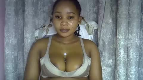 Snapshot of vanillavenus chatting on 04-18-26, 10:32 vanillavenus online show from 04-18-26, 10:32