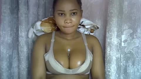 Snapshot of vanillavenus chatting on 04-19-26, 11:42 vanillavenus online show from 04-19-26, 11:42
