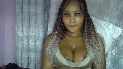 Snapshot of vanillavenus chatting on 05-06-26, 02:11 vanillavenus online show from 05-06-26, 02:11