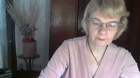 Snapshot of vanillaxcreamy chatting on 01-20-25, 09:56 Vanillaxcreamy online show from 01-20-25, 09:56