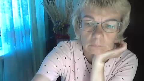 Snapshot of vanillaxcreamy chatting on 09-25-25, 10:41 Vanillaxcreamy online show from 09-25-25, 10:41