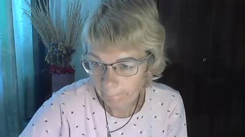 Vanillaxcreamy online show from 10-04-25, 10:24