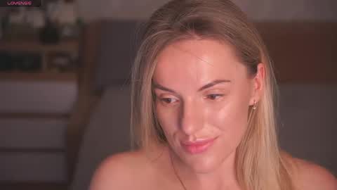 Snapshot of vanille_mystery chatting on 06-01-26, 09:38 Sophie online show from 06-01-26, 09:38
