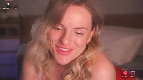 Snapshot of vanille_mystery chatting on 06-19-26, 12:59 Sophie online show from 06-19-26, 12:59