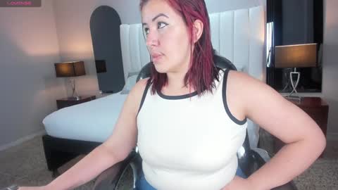 Snapshot of vanitysex chatting on 01-04-25, 11:33 Karine online show from 01-04-25, 11:33