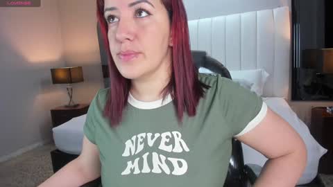 Snapshot of vanitysex chatting on 01-25-25, 11:34 Karine online show from 01-25-25, 11:34