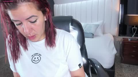 Snapshot of vanitysex chatting on 01-30-25, 11:33 Karine online show from 01-30-25, 11:33