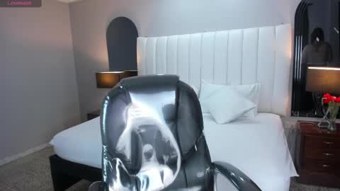 Snapshot of vanitysex chatting on 02-17-25, 11:34 Karine online show from 02-17-25, 11:34