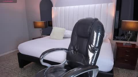 Snapshot of vanitysex chatting on 09-18-25, 11:45 Karine online show from 09-18-25, 11:45