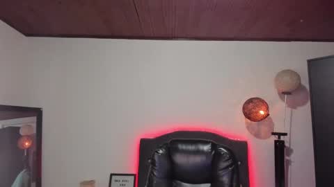  Vanne  online show from 09-19-25, 12:23