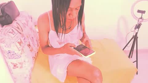 Snapshot of vannesascott chatting on 03-19-26, 04:38 VANNESA online show from 03-19-26, 04:38