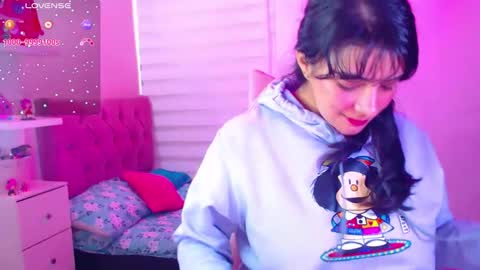 Snapshot of vannessa_shy chatting on 12-21-24, 04:46 Vanesa online show from 12-21-24, 04:46