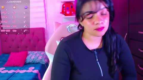 Snapshot of vannessa_shy chatting on 01-07-25, 11:03 Vanesa online show from 01-07-25, 11:03