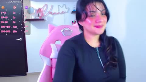 Snapshot of vannessa_shy chatting on 02-04-25, 09:52 Vanesa online show from 02-04-25, 09:52