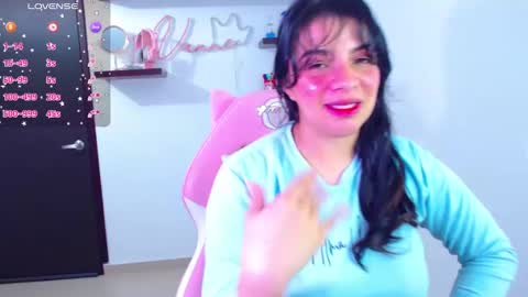 Snapshot of vannessa_shy chatting on 02-06-25, 11:48 Vanesa online show from 02-06-25, 11:48