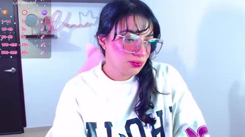 Snapshot of vannessa_shy chatting on 02-20-25, 11:21 Vanesa online show from 02-20-25, 11:21