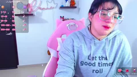 Snapshot of vannessa_shy chatting on 02-22-25, 04:40 Vanesa online show from 02-22-25, 04:40