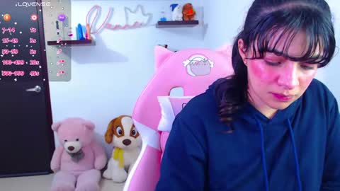 Snapshot of vannessa_shy chatting on 03-06-25, 08:59 Vanesa online show from 03-06-25, 08:59