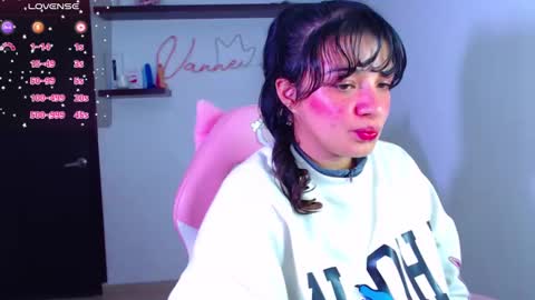 Snapshot of vannessa_shy chatting on 03-08-25, 02:34 Vanesa online show from 03-08-25, 02:34
