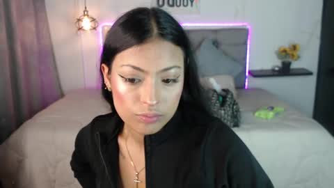 Snapshot of vannesweet_ chatting on 12-07-24, 08:27 vane online show from 12-07-24, 08:27