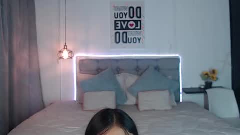Snapshot of vannesweet_ chatting on 12-11-24, 01:15 vane online show from 12-11-24, 01:15