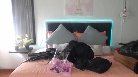 Snapshot of vannesweet_ chatting on 01-09-25, 07:40 vane online show from 01-09-25, 07:40