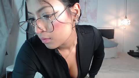 Snapshot of vannesweet_ chatting on 01-13-25, 02:18 vane online show from 01-13-25, 02:18