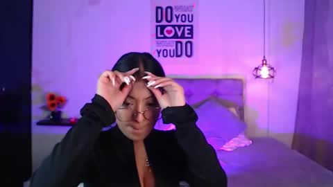 Snapshot of vannesweet_ chatting on 01-14-25, 08:48 vane online show from 01-14-25, 08:48