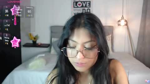 Snapshot of vannesweet_ chatting on 01-17-25, 08:22 vane online show from 01-17-25, 08:22