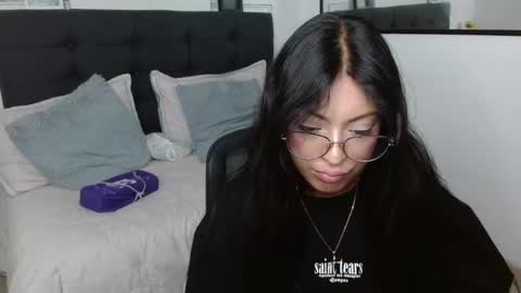 Snapshot of vannesweet_ chatting on 09-18-25, 09:17 vane online show from 09-18-25, 09:17