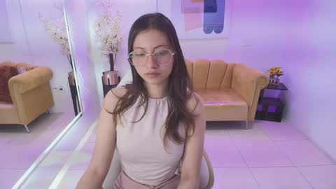 Snapshot of vannia_t18 chatting on 12-13-25, 07:53 vannia t18 online show from 12-13-25, 07:53