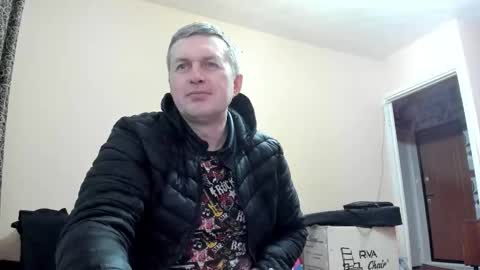 Snapshot of vano_822 chatting on 10-15-25, 10:21 vano_822 online show from 10-15-25, 10:21
