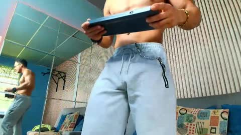 Snapshot of vans_ross chatting on 04-01-26, 07:33 Vans Ross online show from 04-01-26, 07:33